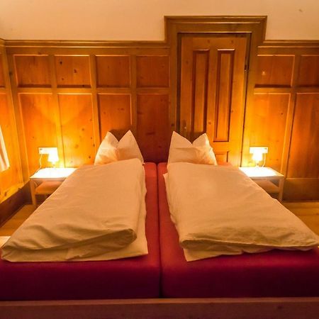 Villa Quenz Family Suites St. Ulrich in Gröden Zimmer foto