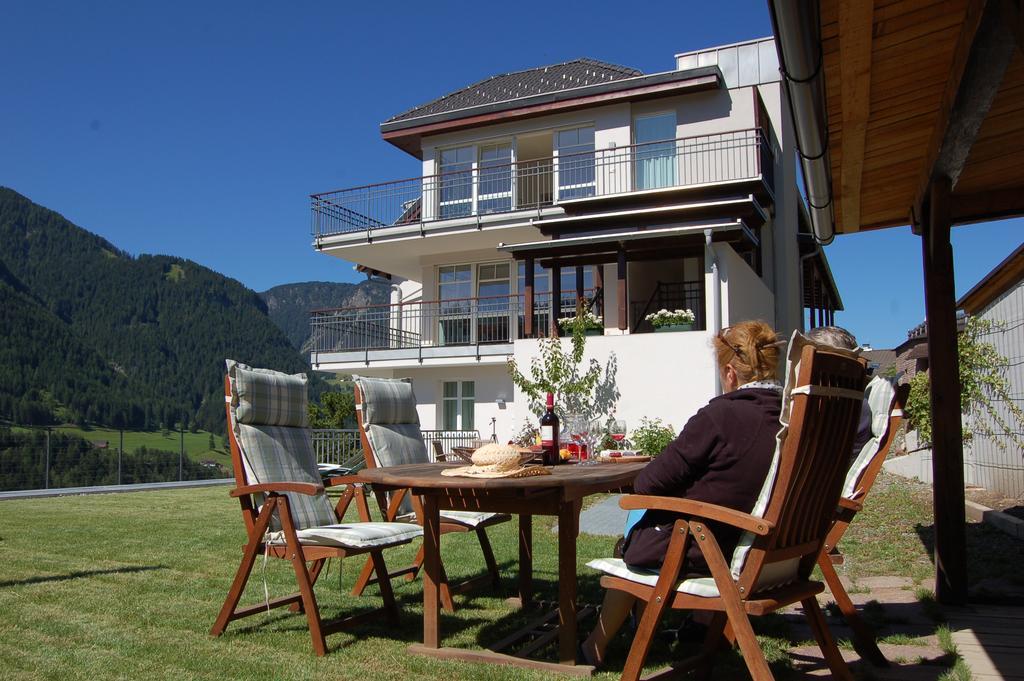 Villa Quenz Family Suites St. Ulrich in Gröden Exterior foto