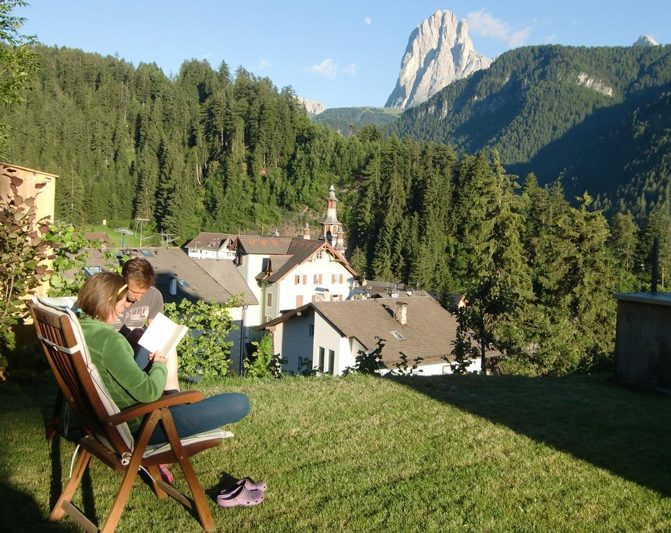 Villa Quenz Family Suites St. Ulrich in Gröden Exterior foto
